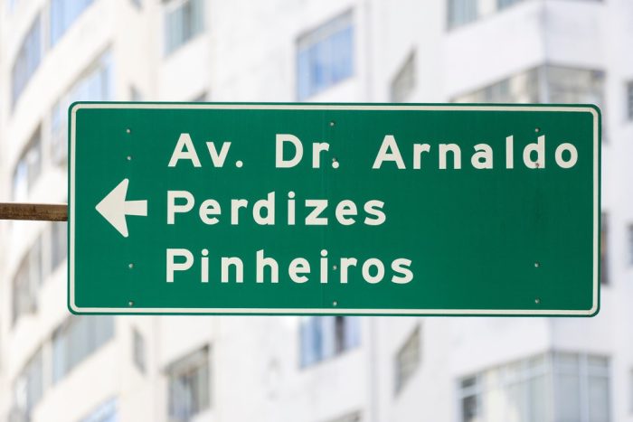 placa da Avenida Dr. Arnaldo Perdizes em Pinheiros São Paulo