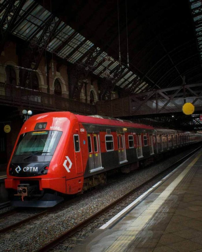 trem de uma das linhas de metrô de São Paulo